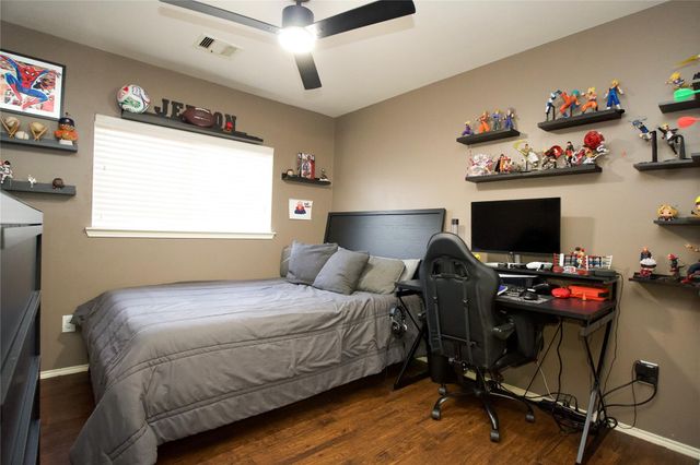 2710 Sockeye Drive, Houston, TX 77045