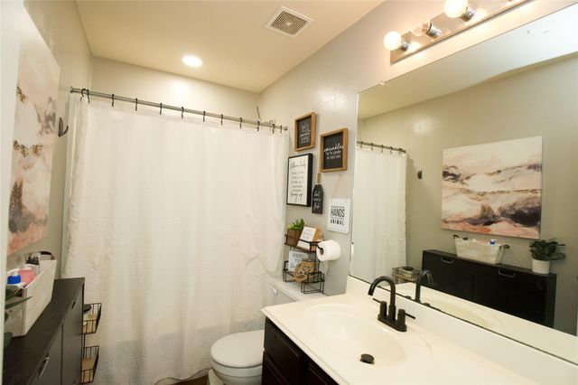 2710 Sockeye Drive, Houston, TX 77045