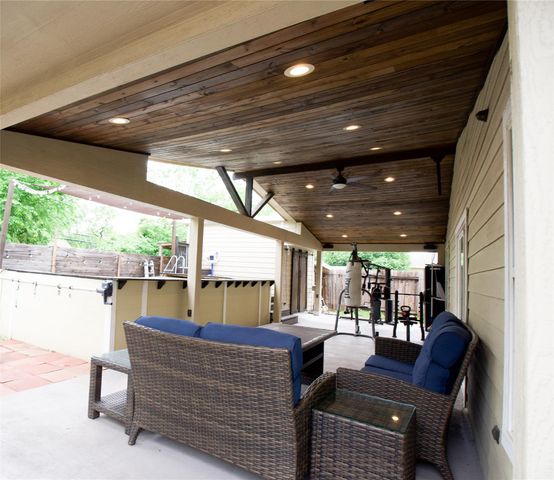 2710 Sockeye Drive, Houston, TX 77045