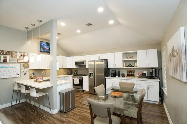 2710 Sockeye Drive, Houston, TX 77045