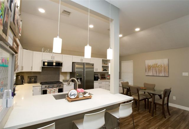 2710 Sockeye Drive, Houston, TX 77045