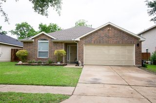 2710 Sockeye Drive, Houston, TX 77045