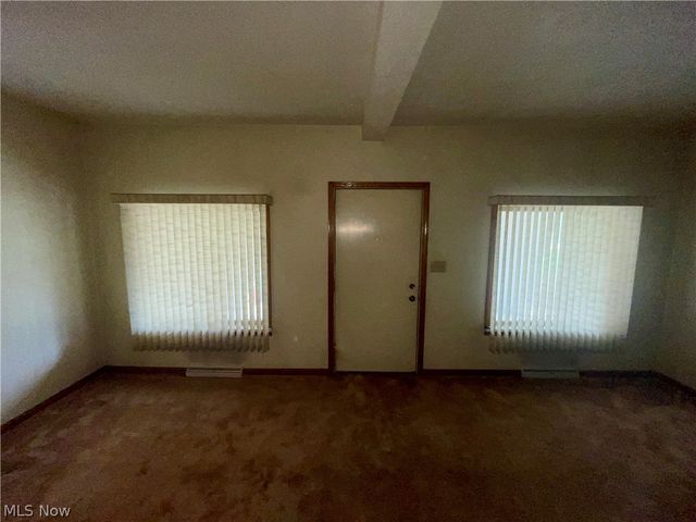4874 Logan Way, Hubbard, OH 44425
