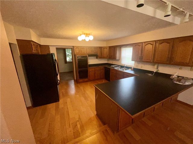 4874 Logan Way, Hubbard, OH 44425