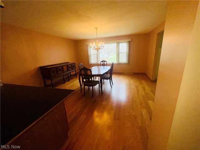 4874 Logan Way, Hubbard, OH 44425