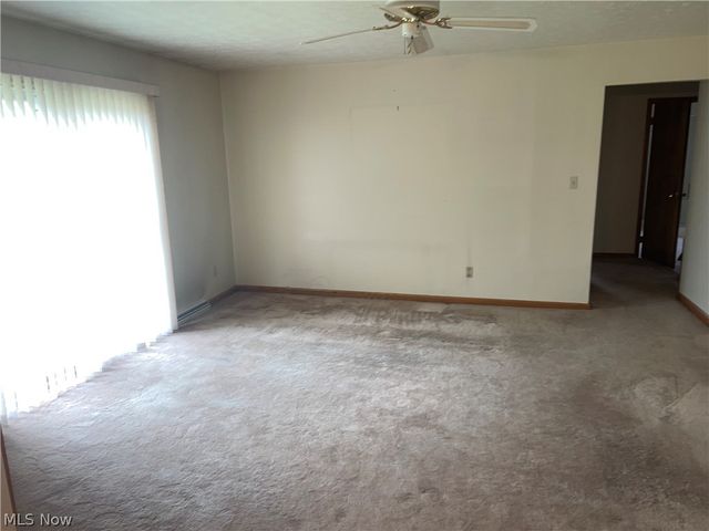 4874 Logan Way, Hubbard, OH 44425