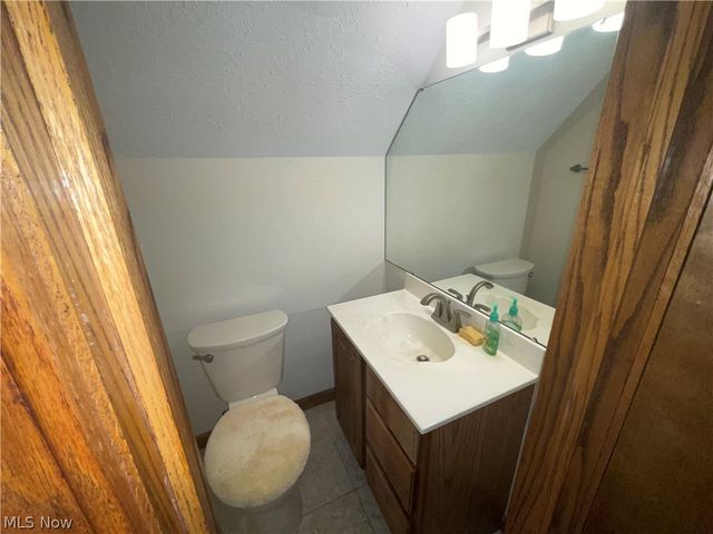 4874 Logan Way, Hubbard, OH 44425