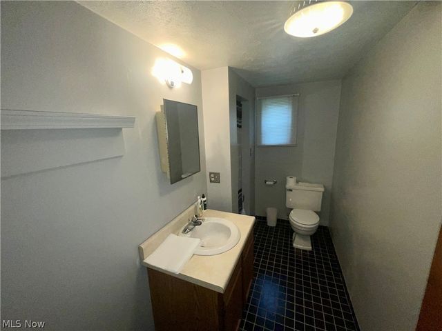4874 Logan Way, Hubbard, OH 44425