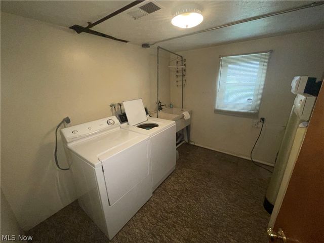 4874 Logan Way, Hubbard, OH 44425