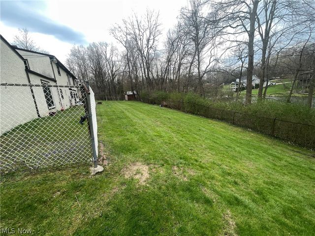 4874 Logan Way, Hubbard, OH 44425