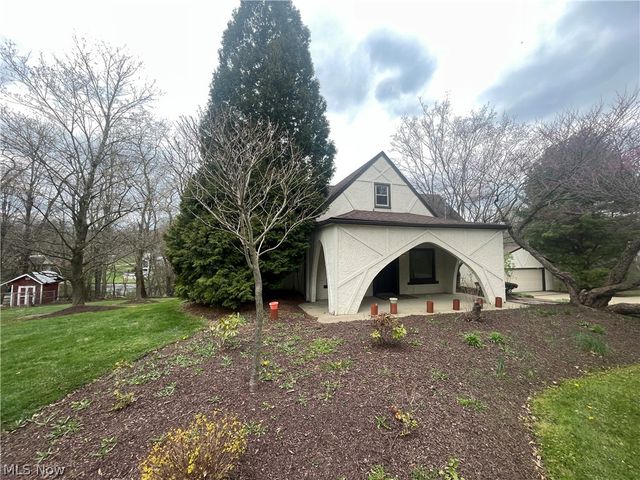 4874 Logan Way, Hubbard, OH 44425
