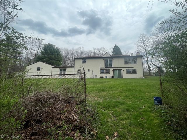 4874 Logan Way, Hubbard, OH 44425