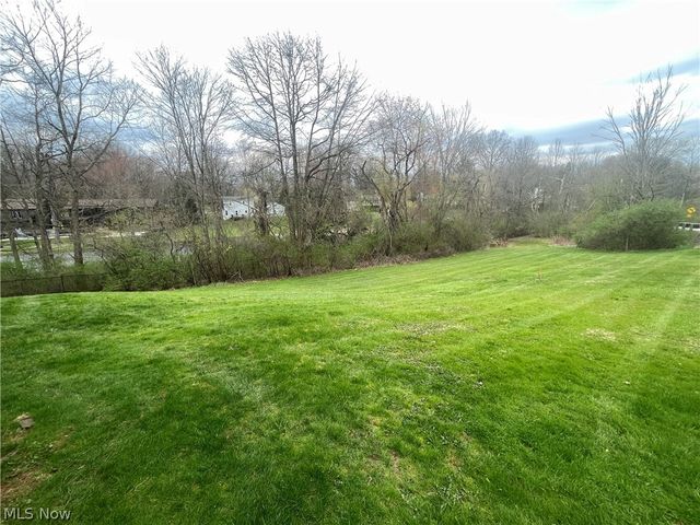 4874 Logan Way, Hubbard, OH 44425