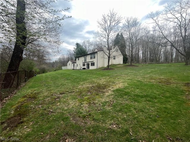 4874 Logan Way, Hubbard, OH 44425
