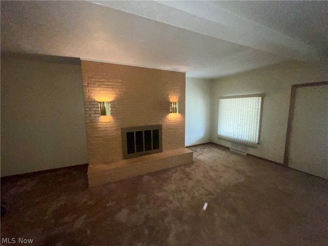 4874 Logan Way, Hubbard, OH 44425