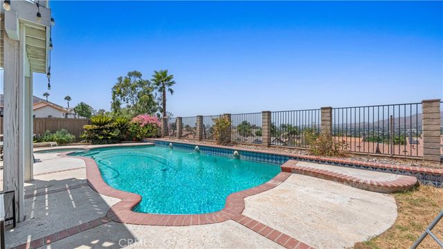 7701 Longs Peak Drive, Jurupa Valley, CA 92509