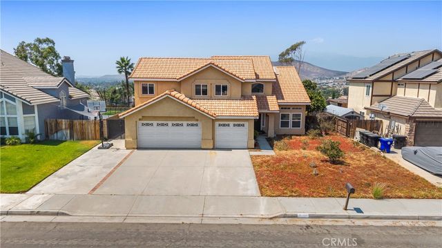 7701 Longs Peak Drive, Jurupa Valley, CA 92509