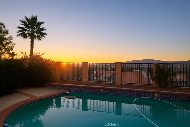 7701 Longs Peak Drive, Jurupa Valley, CA 92509