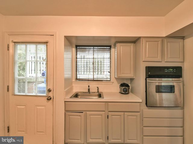 907 N BELGRADE RD, Silver Spring, MD 20902