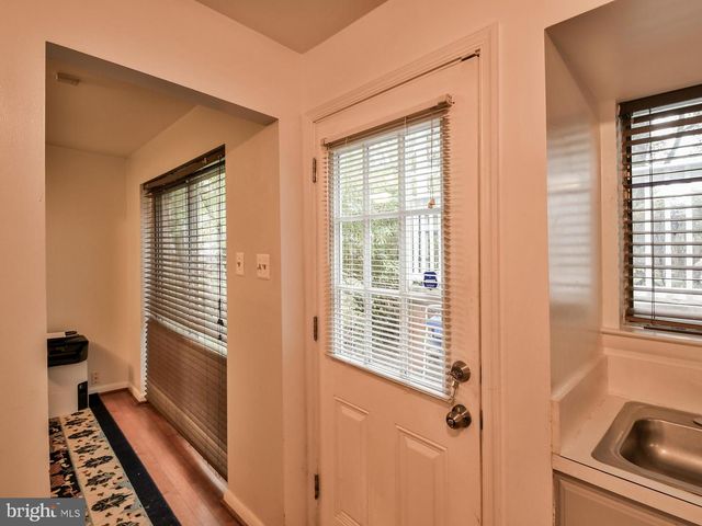 907 N BELGRADE RD, Silver Spring, MD 20902