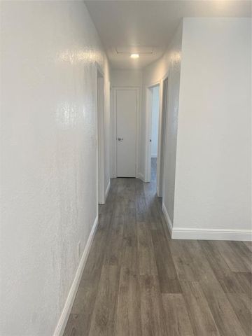 560 SW 14th St, Deerfield Beach, FL 33441