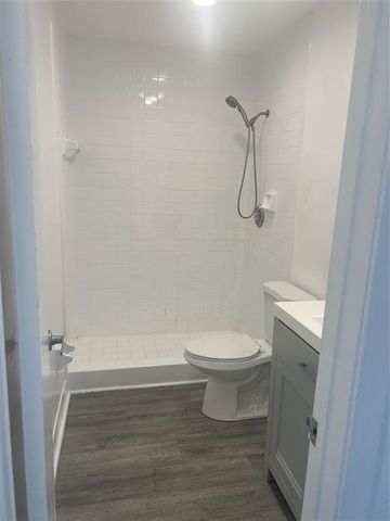 560 SW 14th St, Deerfield Beach, FL 33441