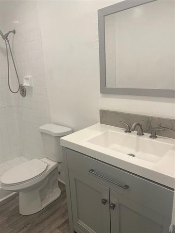 560 SW 14th St, Deerfield Beach, FL 33441