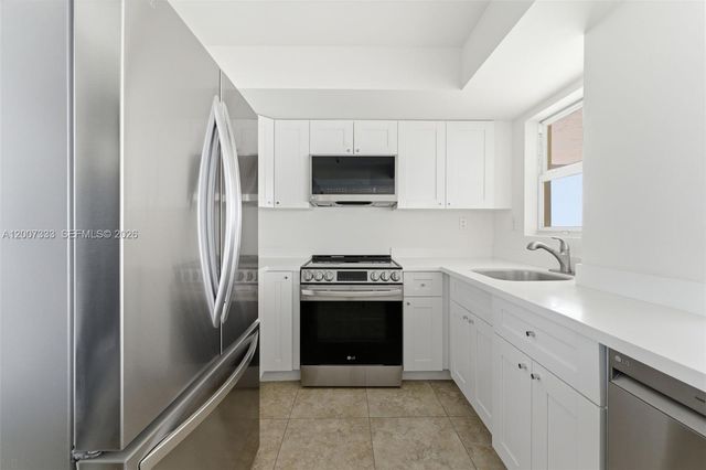 2000 NE 135th Street PH, North Miami, FL 33181