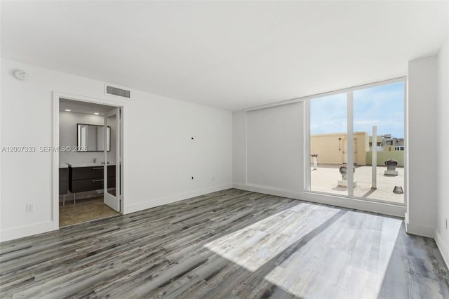 2000 NE 135th Street PH, North Miami, FL 33181