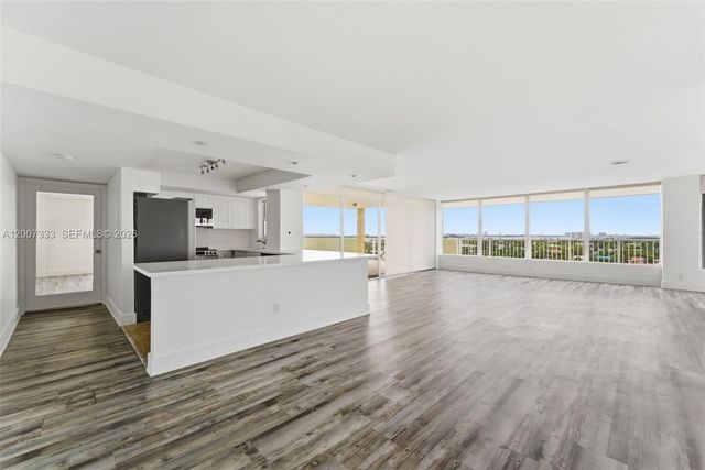 2000 NE 135th Street PH, North Miami, FL 33181