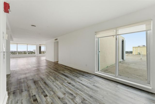 2000 NE 135th Street PH, North Miami, FL 33181