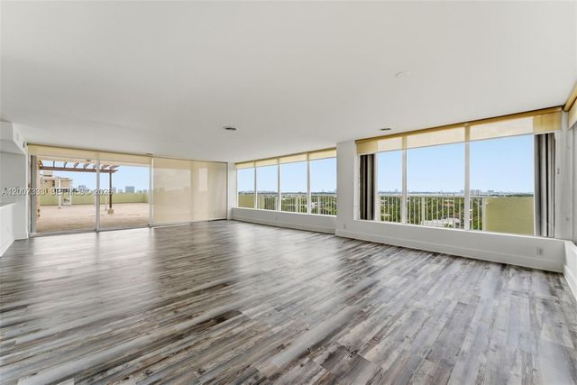 2000 NE 135th Street PH, North Miami, FL 33181