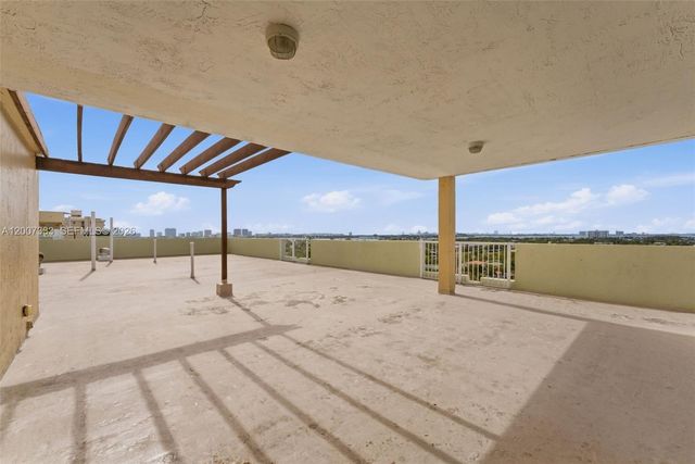 2000 NE 135th Street PH, North Miami, FL 33181