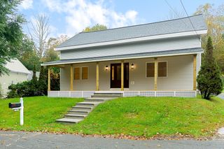 10 Church St, Wales, MA 01081