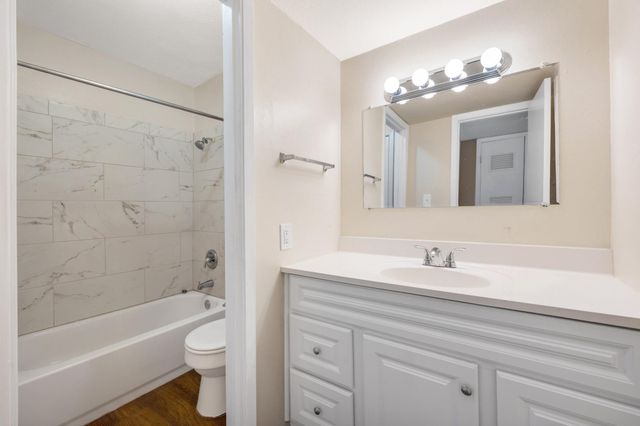 1202 Newning Ave 208, Austin, TX 78704