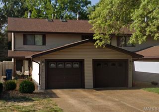 900 Westwood Road, Maryville, IL 62062