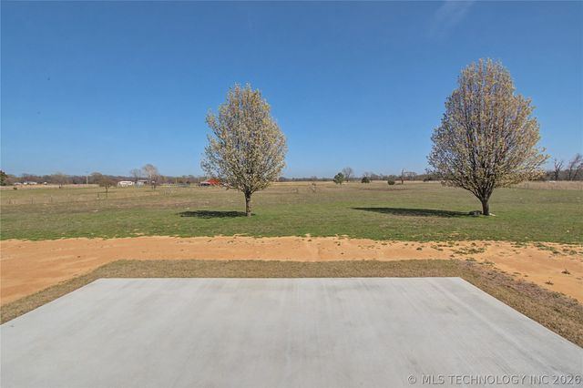 9388 S 95th Street E, Braggs, OK 74423