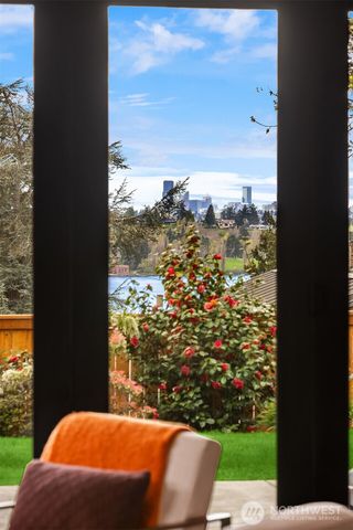 10314 SE 25th Street, Bellevue, WA 98004