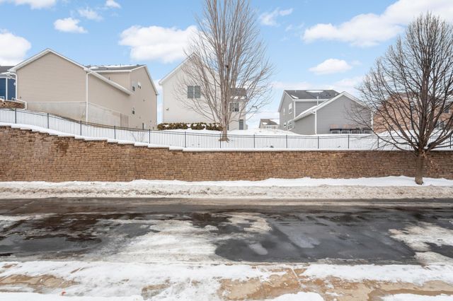 8405 Norwood Lane N, Maple Grove, MN 55369