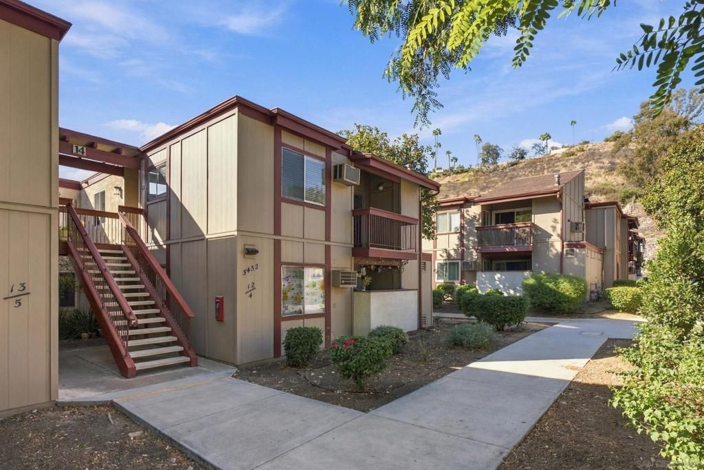 5432 Adobe Falls 12, San Diego, CA 92120 — photo 2