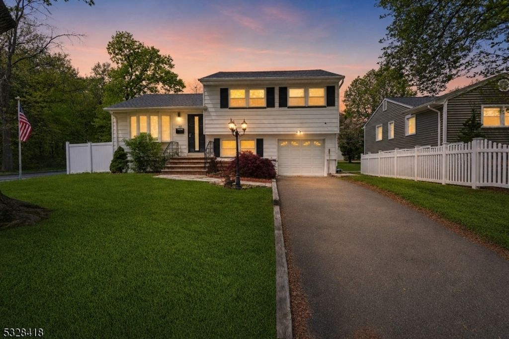 92 Cornell Ave, Rahway City, NJ 07065