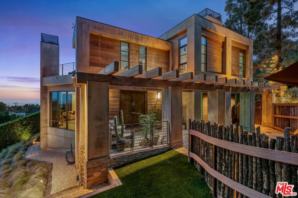 1810 Mango Way, Los Angeles, CA 90049