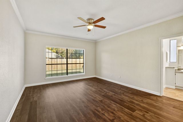 2116 S Winding Creek Drive, Grapevine, TX 76051