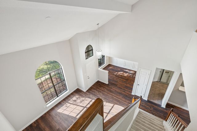 2116 S Winding Creek Drive, Grapevine, TX 76051