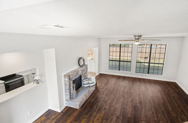 2116 S Winding Creek Drive, Grapevine, TX 76051