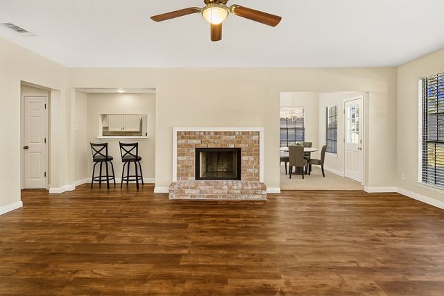 2116 S Winding Creek Drive, Grapevine, TX 76051