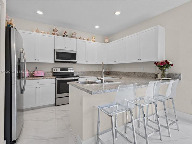 3347 W 106th Ter, Hialeah, FL 33018