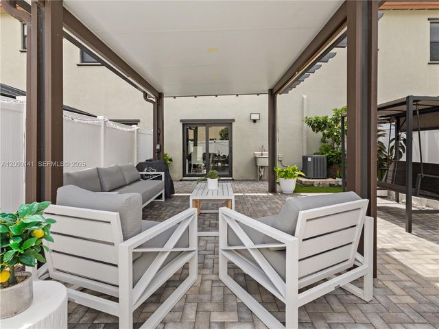 3347 W 106th Ter, Hialeah, FL 33018