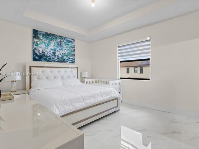 3347 W 106th Ter, Hialeah, FL 33018