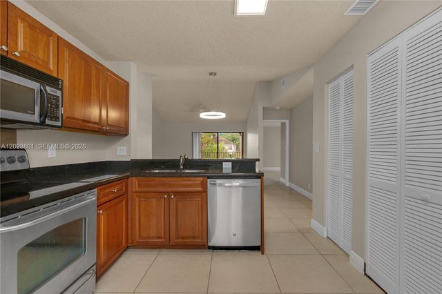 10105 W Sunrise Blvd 306, Plantation, FL 33322